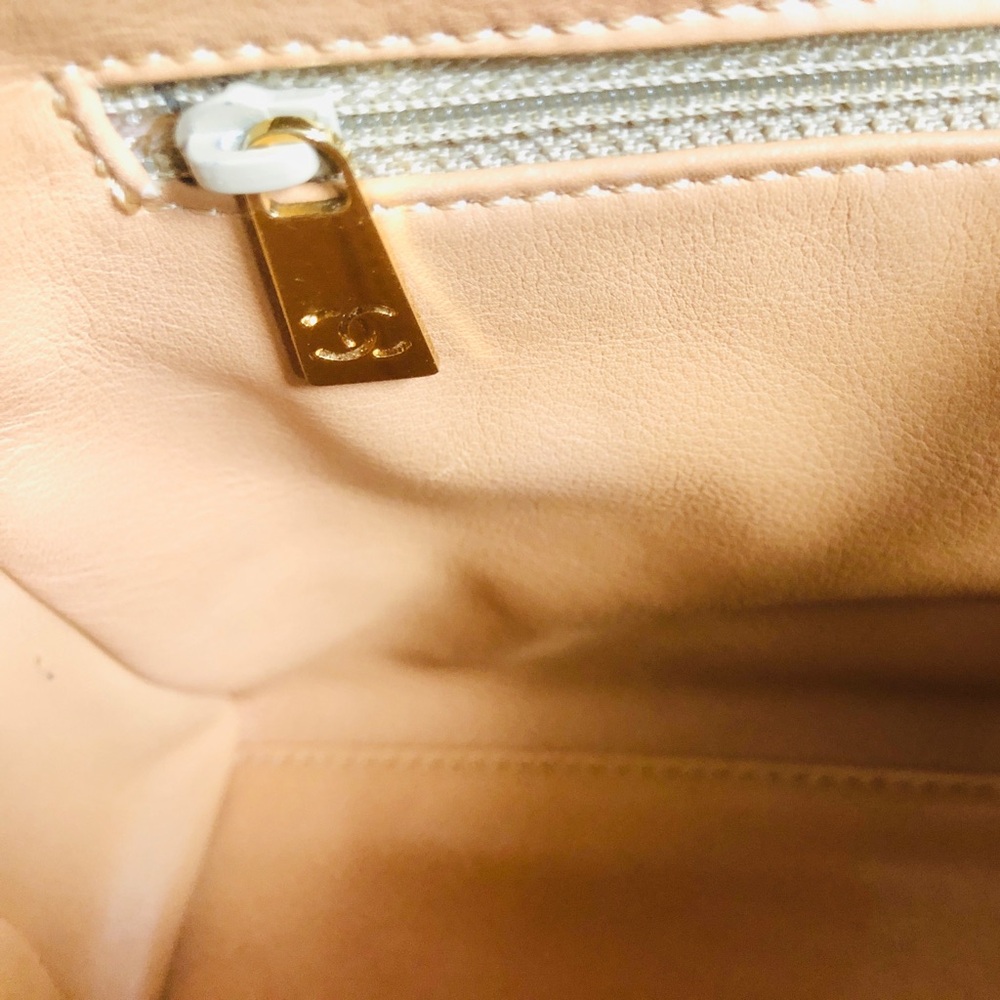 Vintage CHANEL CC Quilted Matelasse Chain Leather Turn Lock Tote Authentic COA - Picture 15 of 16